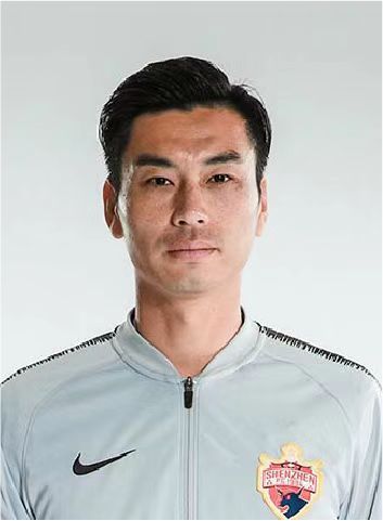 小妖精抬起臀嗯啊h车内男男视频